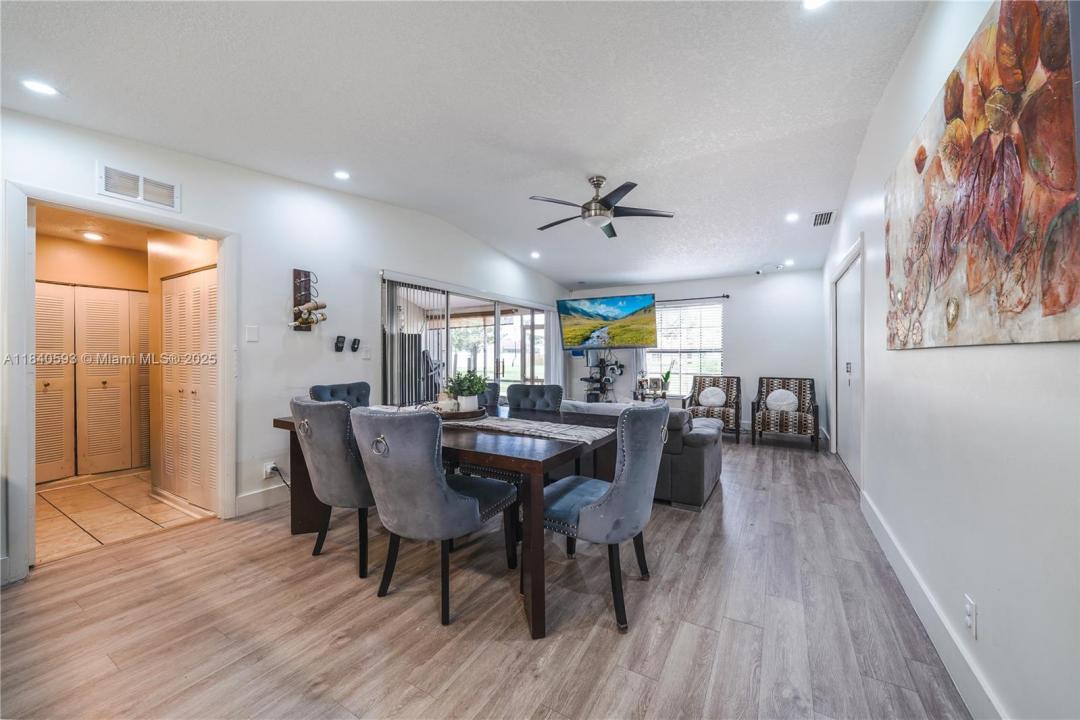 5400 S Lakewood Cir S D, Margate, 佛罗里达州 33063, 美国
