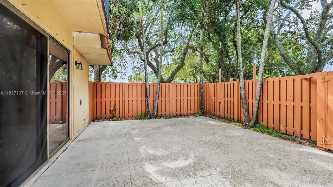 135 Heritage Way, West Palm Beach, Florida 33407, USA