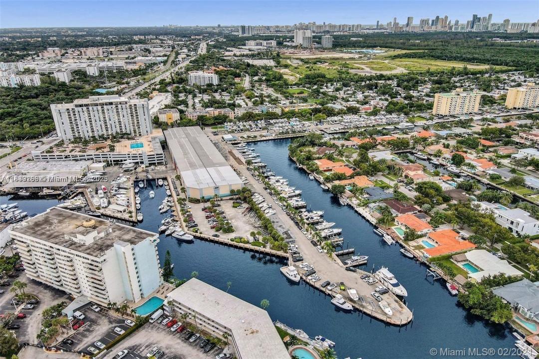 13499 Biscayne Blvd 606, North Miami, Florida 33181, Stati Uniti
