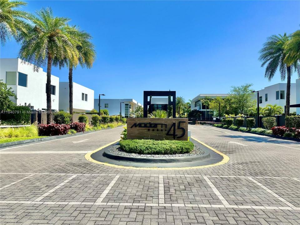 7459 NW 97th Ct, Doral, フロリダ 33178, アメリカ合衆国