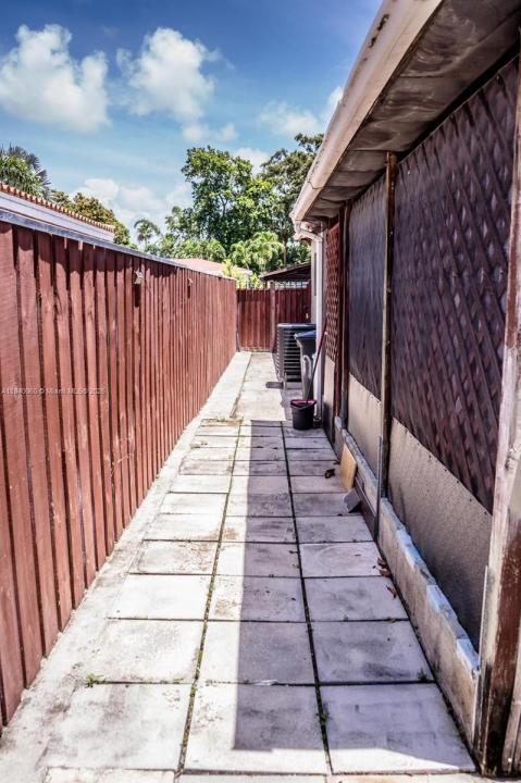 1004 NE 151st Ter, North Miami Beach, Florida 33162