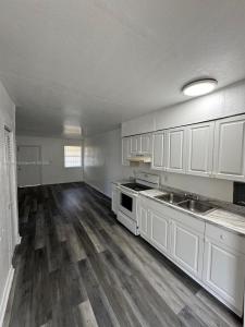 3221 NW 48th St 3221, Miami, Florida 33142, USA