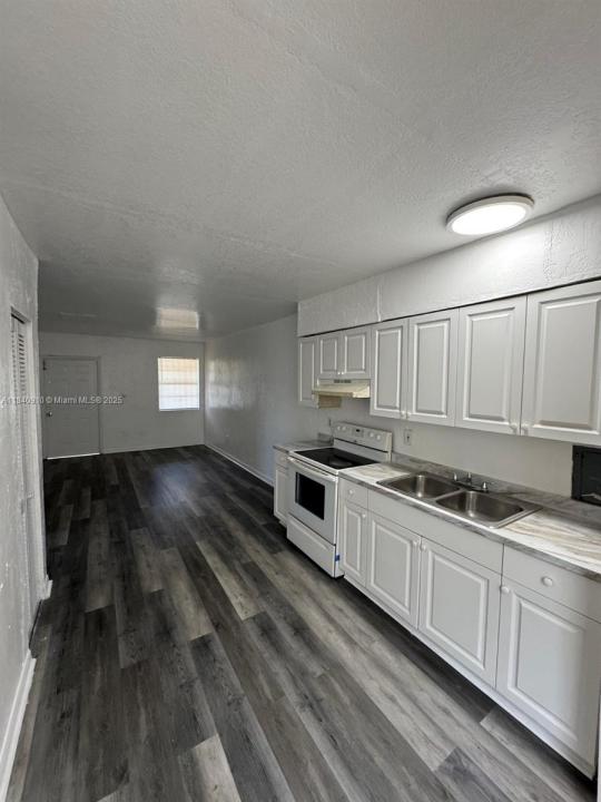 3221 NW 48th St 3221, Miami, 佛罗里达州 33142, 美国