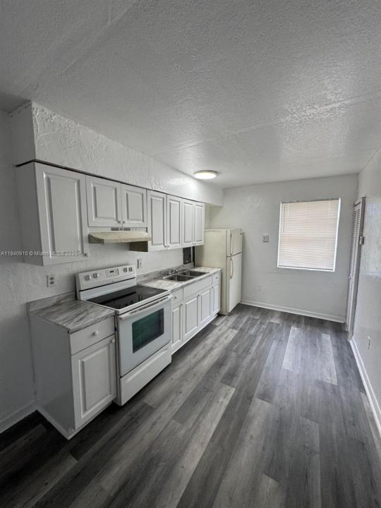 3221 NW 48th St 3221, Miami, 佛罗里达州 33142, 美国