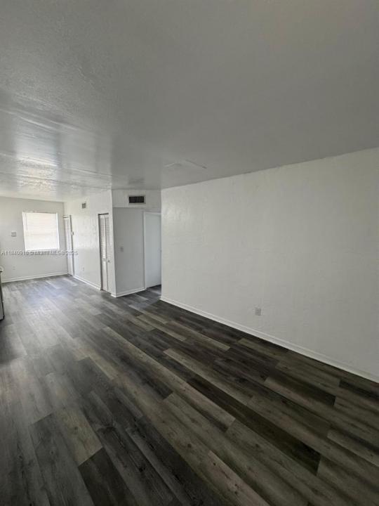 3221 NW 48th St 3221, Miami, 佛罗里达州 33142, 美国