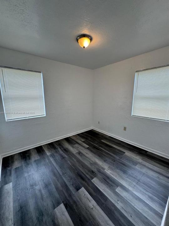 3221 NW 48th St 3221, Miami, 佛罗里达州 33142, 美国
