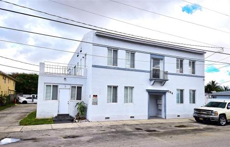 384 Tamiami Canal Rd 4, Miami, Florida 33144, USA