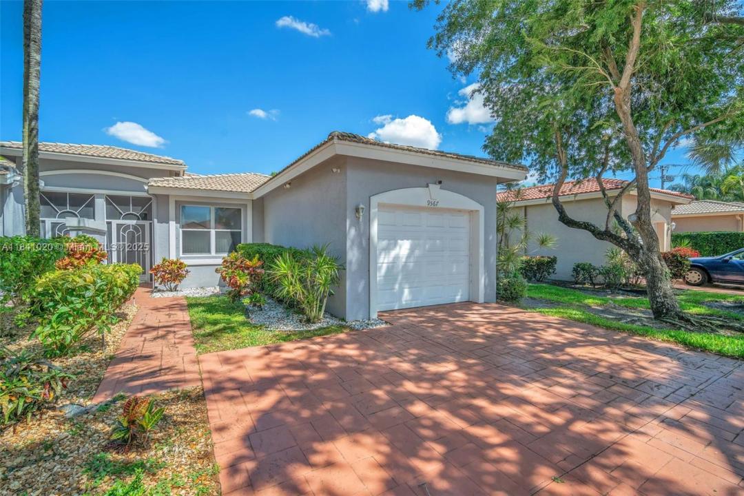 9567 N Crescent View Dr N, Boynton Beach, Florida 33437