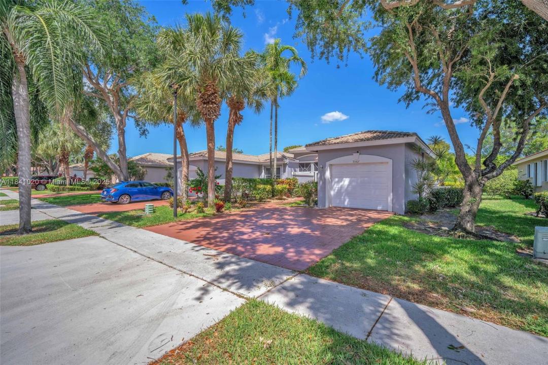 9567 N Crescent View Dr N, Boynton Beach, Florida 33437