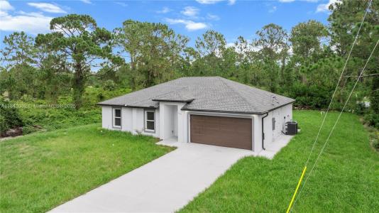 767 SILVERSTAR AVE, Lehigh Acres, Florida 33974, USA