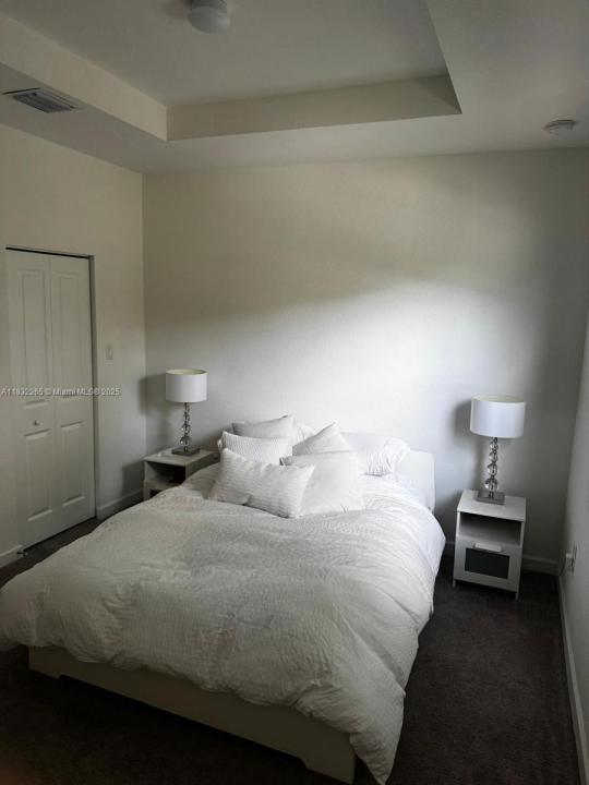 328 NE 208th Ter, Miami, Florida 33179, USA