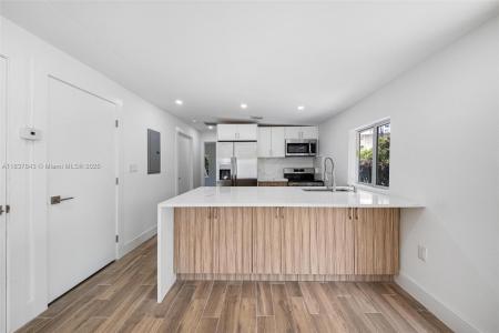 5900 NW 5th Ct, Miami, Florida 33127, USA