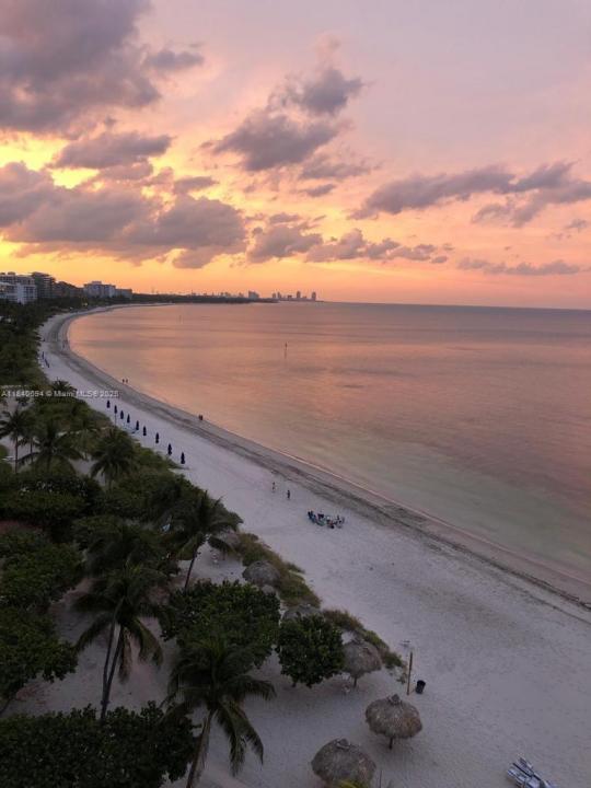 1111 Crandon Blvd B807, Key Biscayne, Florida 33149, USA