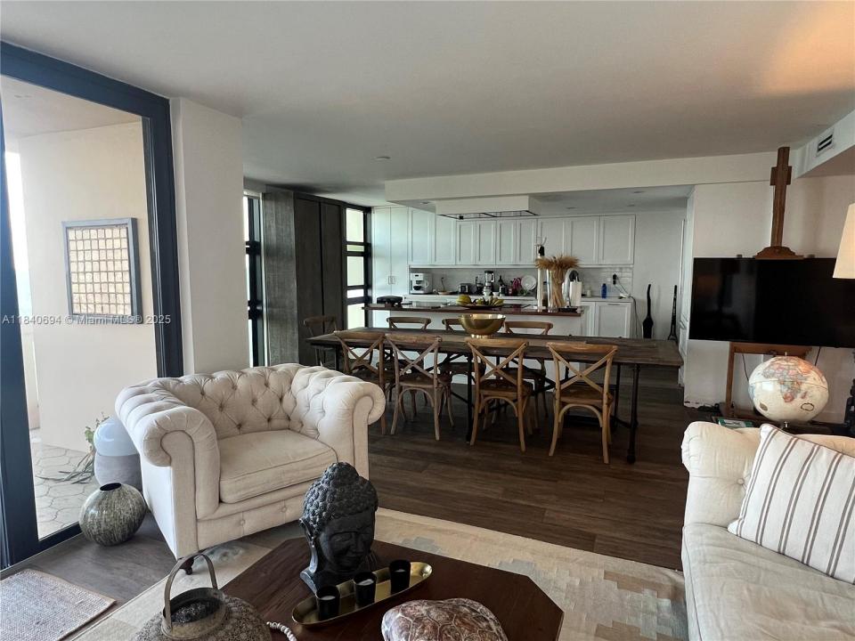 1111 Crandon Blvd B807, Key Biscayne, Florida 33149, USA