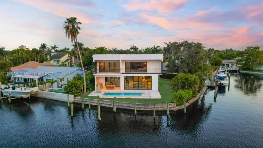 2033 NE 22nd St, Wilton Manors, Florida 33305, USA