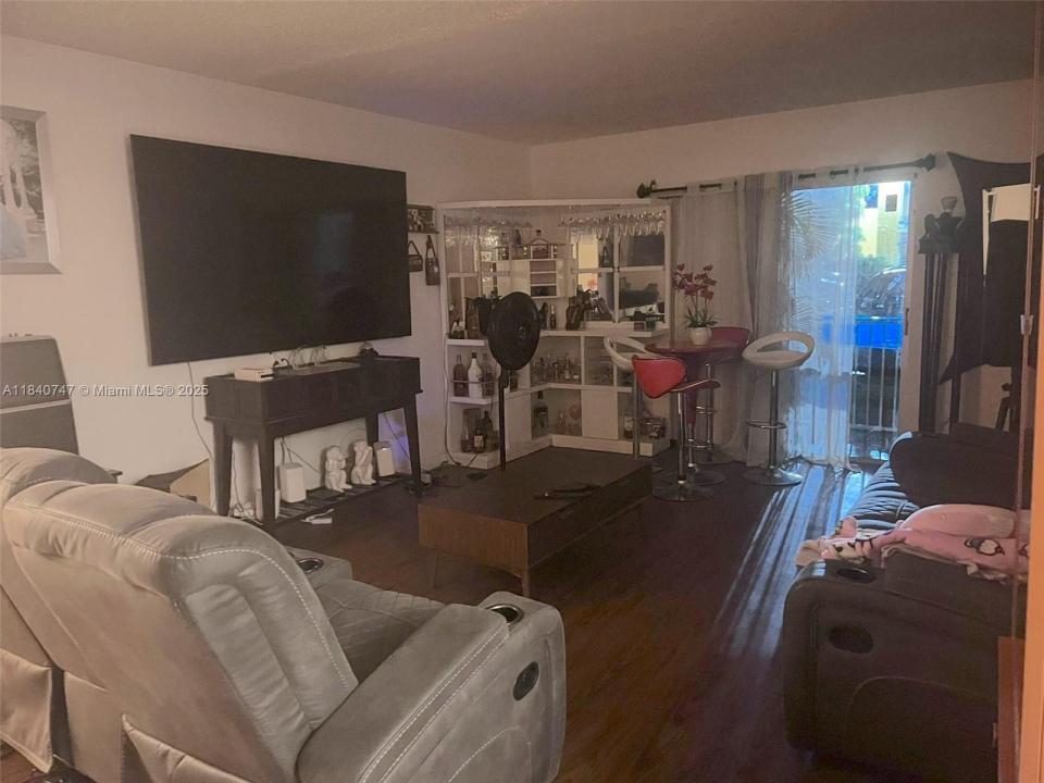 18101 NW 68th Ave D101, Hialeah, Florida 33015, Amerika Birleşik Devletleri