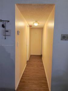 18101 NW 68th Ave D101, Hialeah, Florida 33015, USA