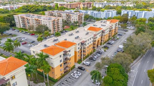 9340 Fontainebleau Blvd W411, Miami, Florida 33172, USA