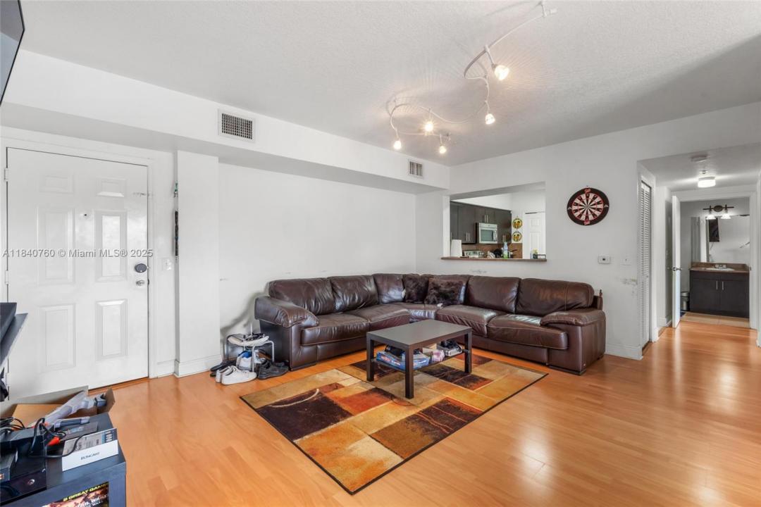 9340 Fontainebleau Blvd W411, Miami, Florida 33172, Stati Uniti