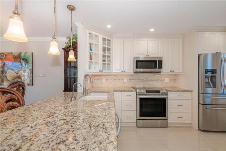 200 NE 14th Ave 524, Hallandale Beach, Florida 33009, USA