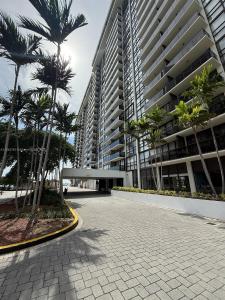 600 NE 36th St 204, Miami, Florida 33137, USA