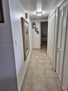 4001 Hillcrest Dr 705, Hollywood, Florida 33021, USA