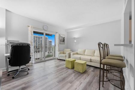 50 Menores Ave 812, Coral Gables, Florida 33134, USA