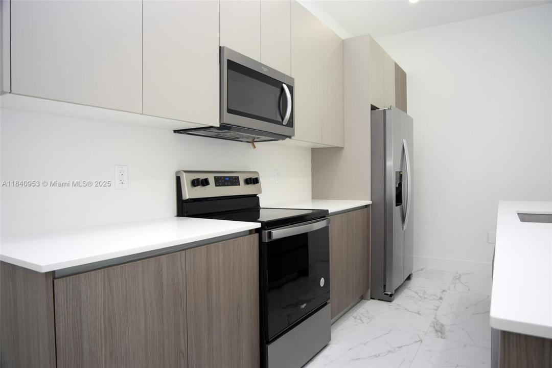 4218 NE 7th Terrace 4, Oakland Park, Floride 33334, États-Unis
