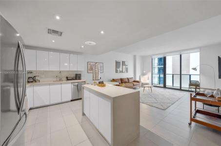 1600 NE 1st Ave 2318, Miami, Florida 33132, USA