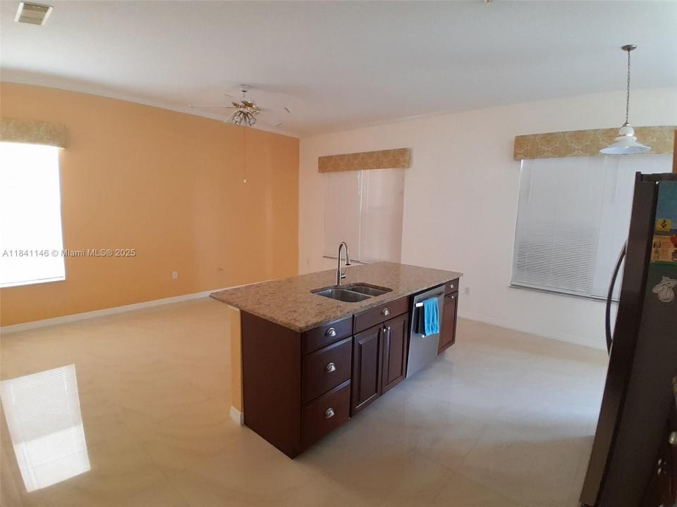 15942 SW 146th Ter 0, Miami, Flórida 33196, Estados Unidos