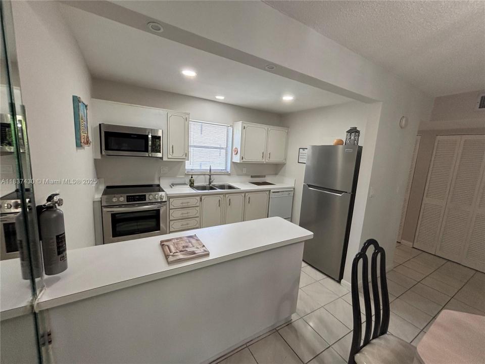 201 178th Dr 337, Sunny Isles Beach, Florida 33160, Estados Unidos