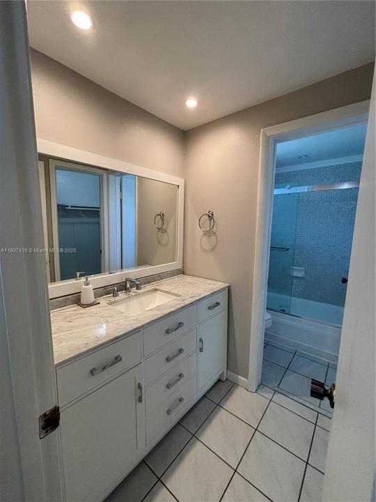 201 178th Dr 337, Sunny Isles Beach, Florida 33160, Estados Unidos