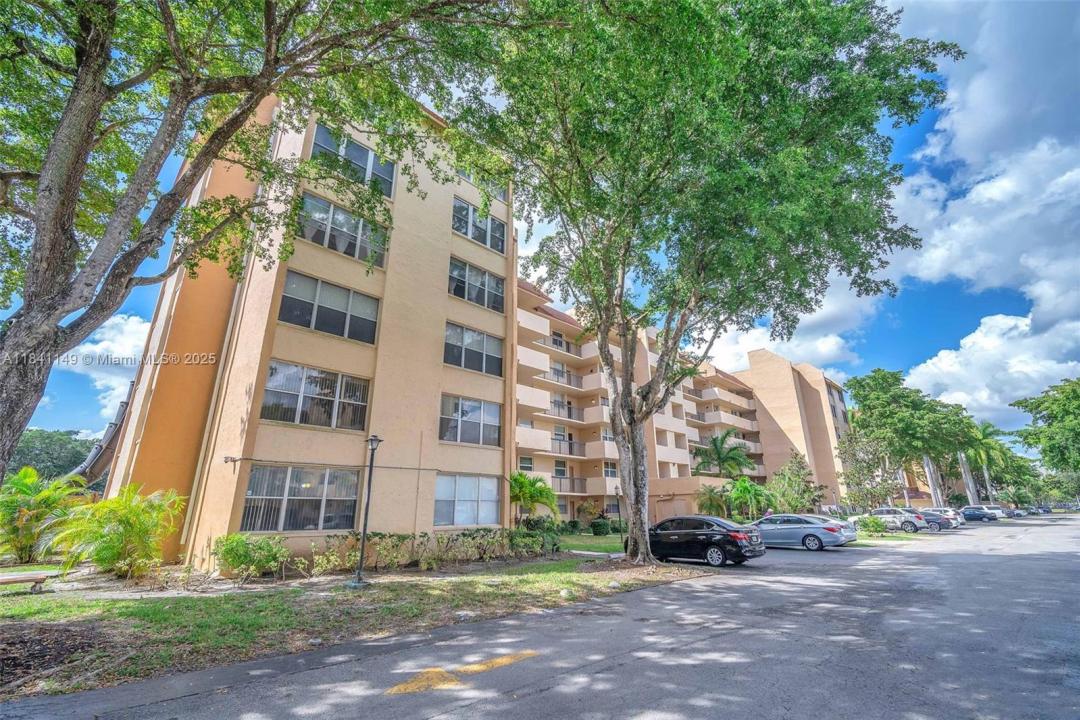3671 Environ Blvd, Lauderhill, Florida 33319