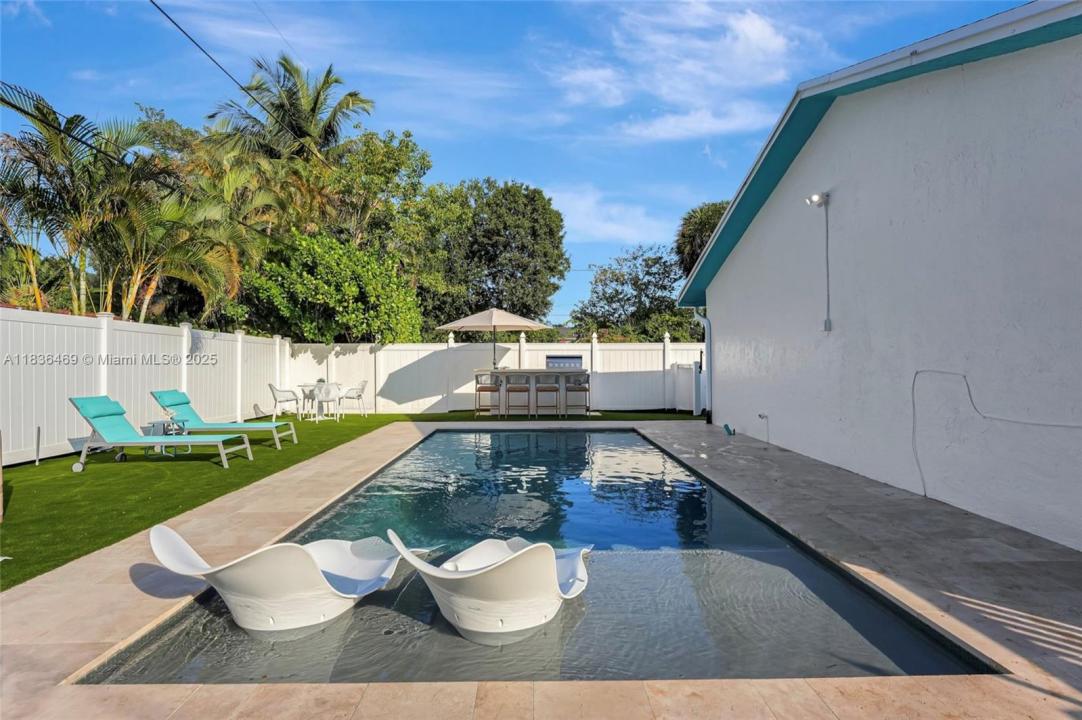 1319 SW 30th St B, Fort Lauderdale, 佛罗里达州 33315, 美国