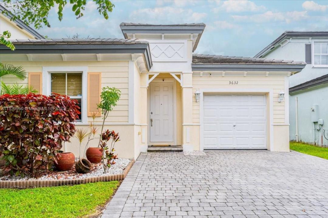 3632 NE 1st St, Homestead, Floryda 33033, USA