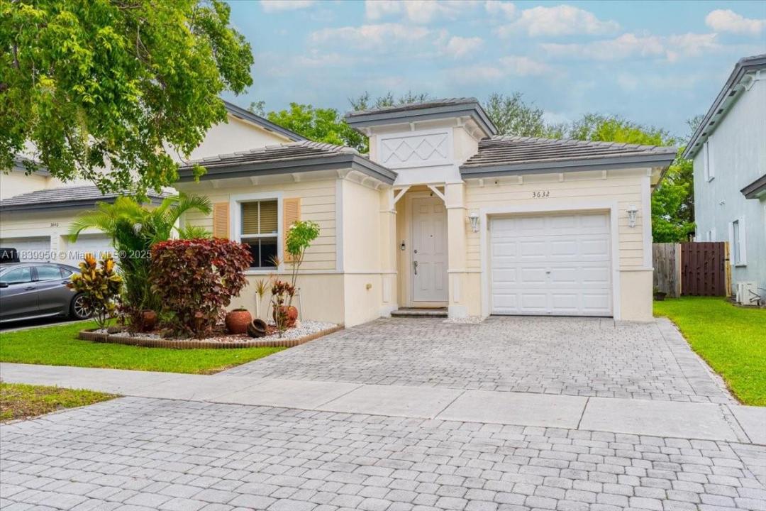3632 NE 1st St, Homestead, Floryda 33033, USA