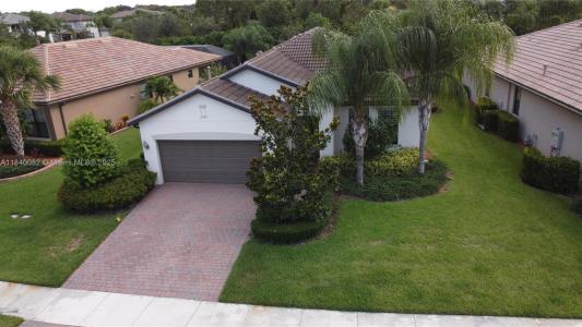620 SE Monet Dr, Port St. Lucie, Florida 34984, USA