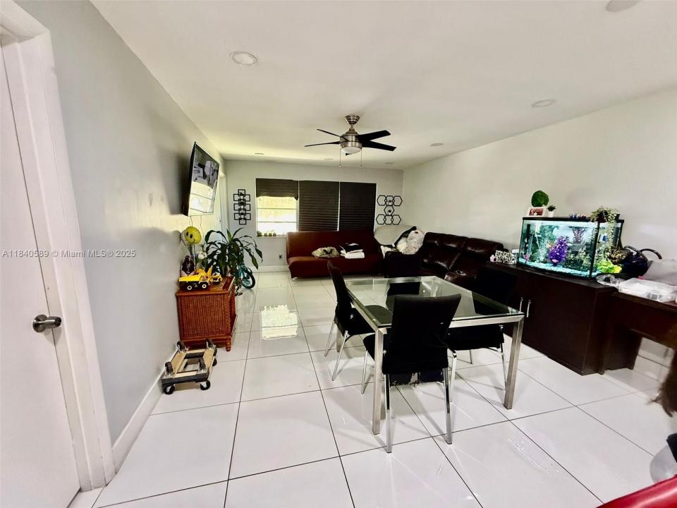 1400 NE 191st St 323, Miami, 플로리다 33179, 미국
