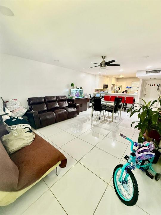 1400 NE 191st St 323, Miami, 플로리다 33179, 미국