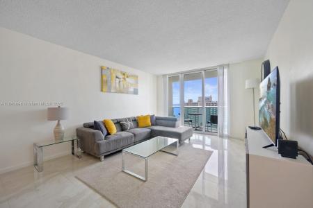 19370 Collins Ave 1425, Sunny Isles Beach, Florida 33160, USA