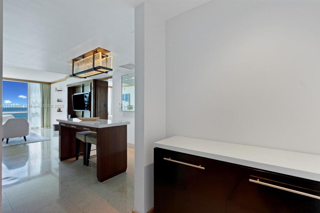 6801 Collins Ave 705, Miami Beach, Flórida 33141, Estados Unidos