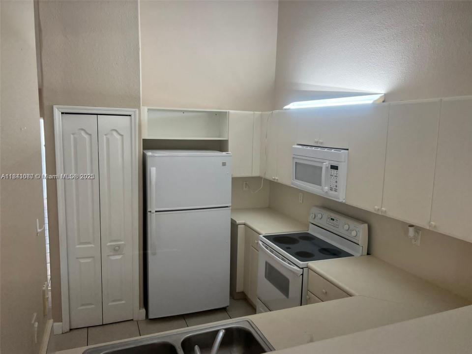 1666 SE 27th Ct 208, Homestead, Florida 33035, Estados Unidos