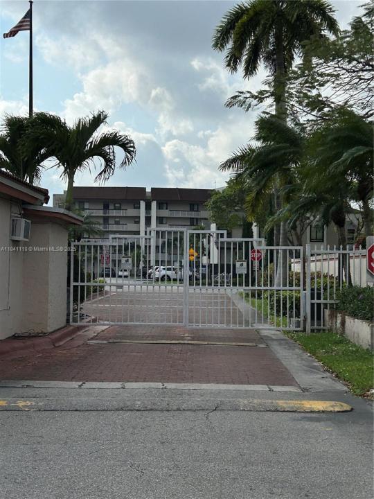 10229 NW 9th St Cir 114-2, Miami, Florida 33172, USA