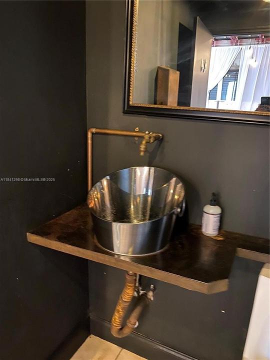 1235 NW 103rd St, Miami, Floride 33147, États-Unis