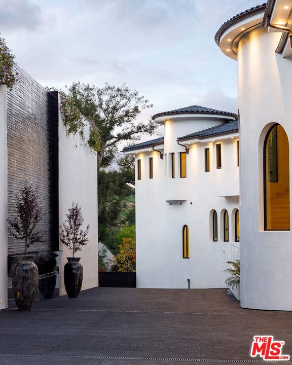 Somma Way, Los Angeles, California 90077