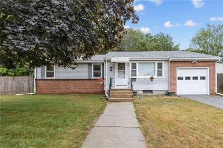 30 Archdale Drive, Warwick, RI 02889, USA