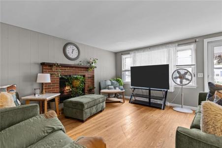 30 Archdale Drive, Warwick, Rhode Island 02889, USA