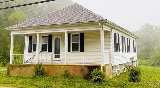 1745 Eagleville Road, Tiverton, RI 02878, USA