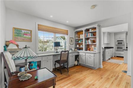 30 Attleboro Avenue, Portsmouth, Rhode Island 02871