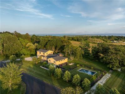 16 Sachuest Drive, Middletown, RI 02842, USA